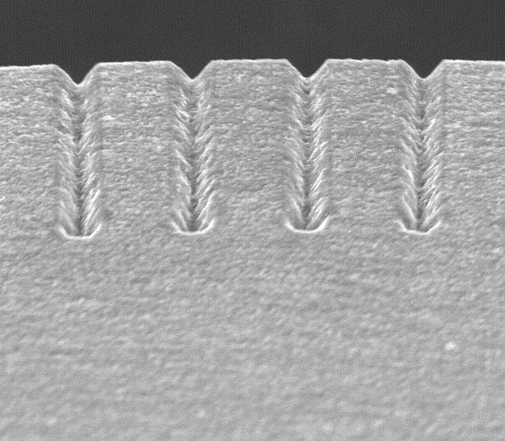 刀轮激光精密刻齿，4~25μm齿槽精密精细刻蚀